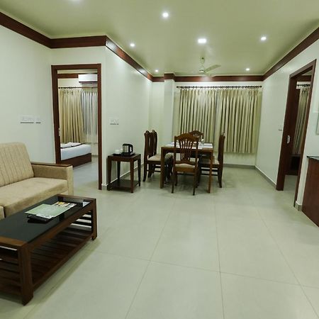 Royalton Residency Hotel Mundakāyam Eksteriør billede