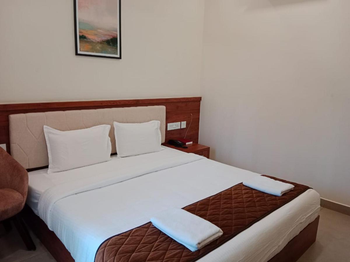 Royalton Residency Hotel Mundakāyam Eksteriør billede