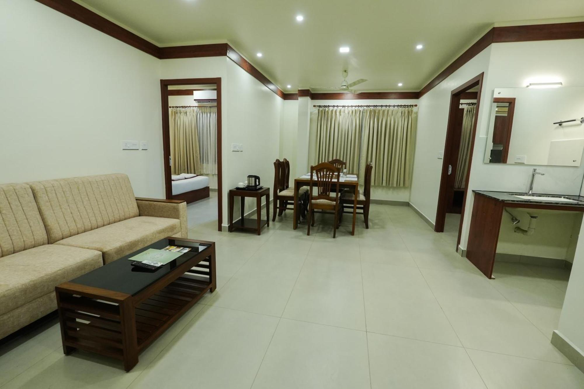 Royalton Residency Hotel Mundakāyam Eksteriør billede