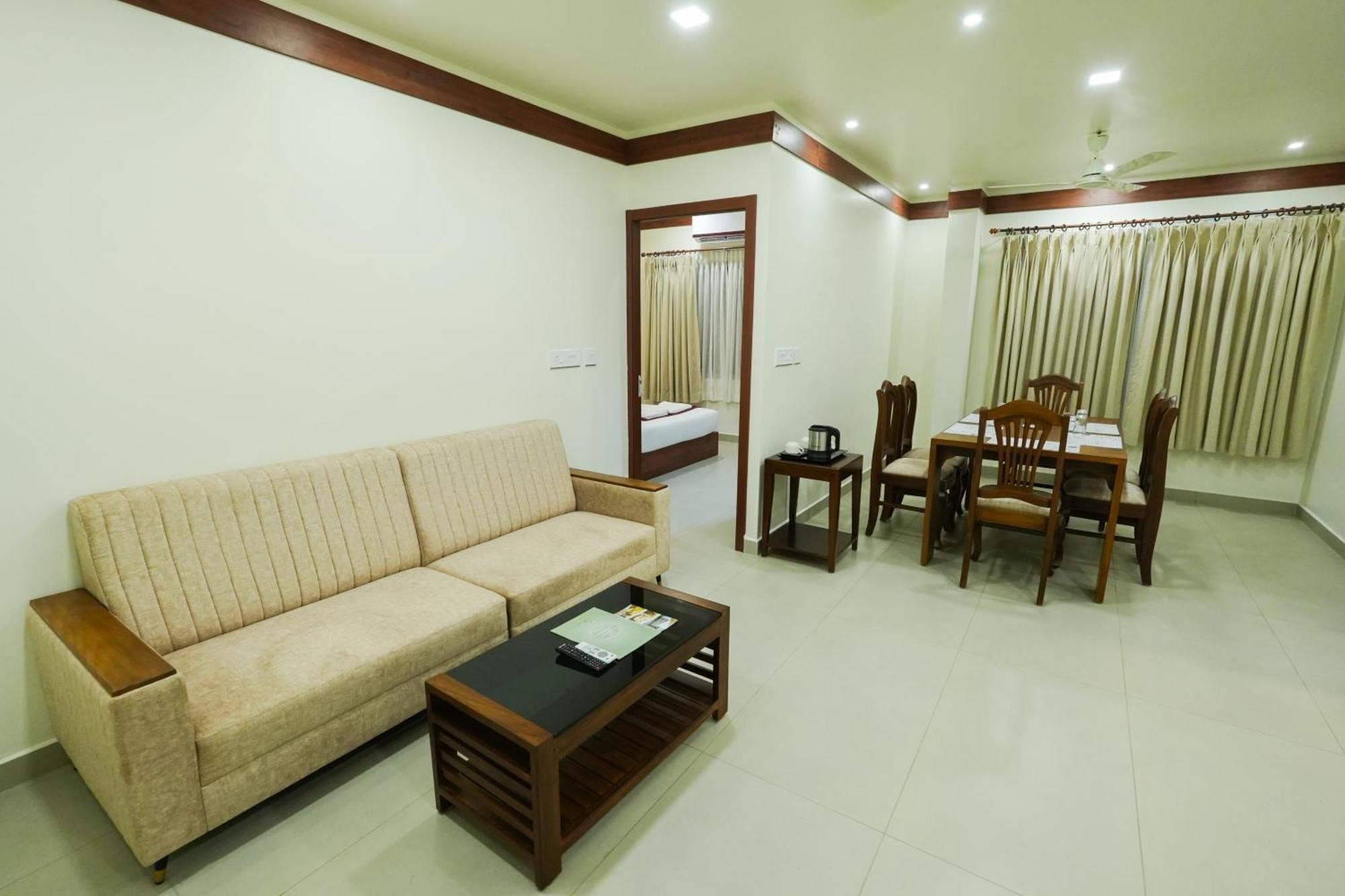 Royalton Residency Hotel Mundakāyam Eksteriør billede